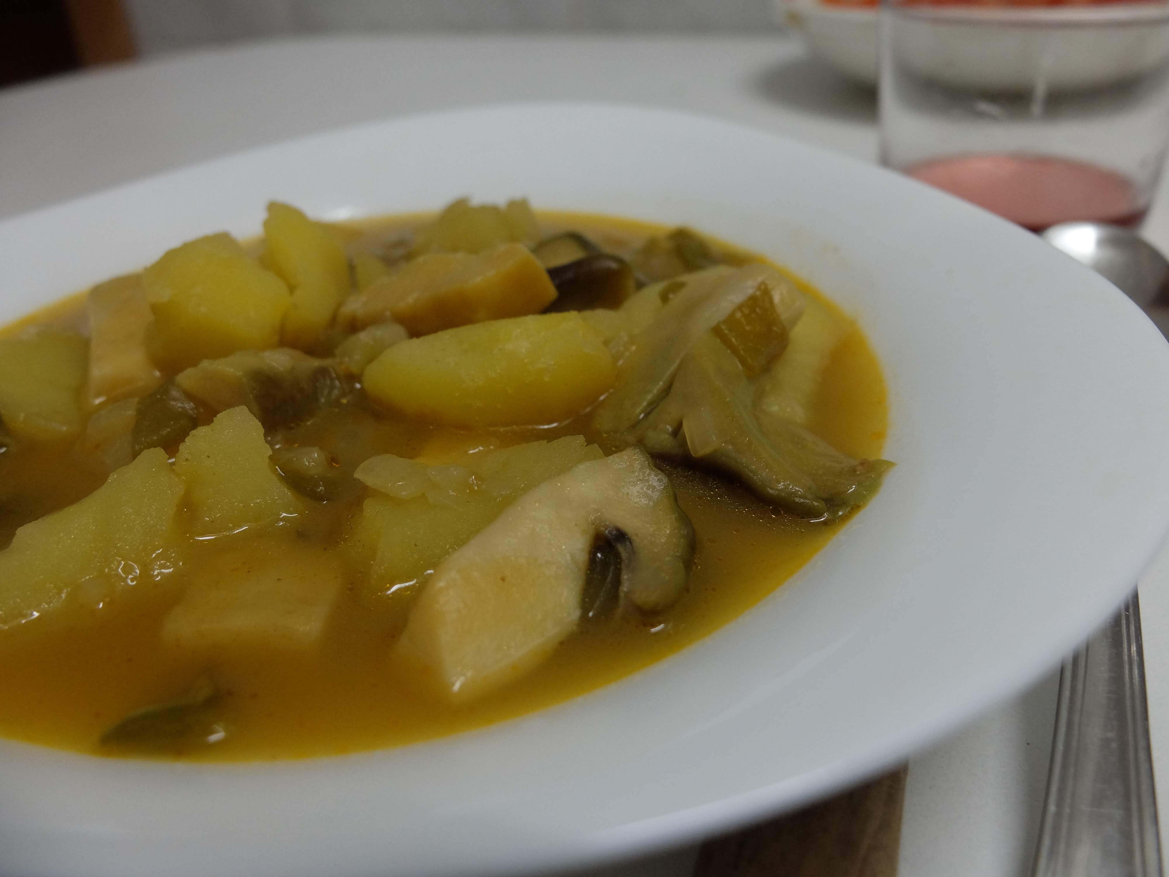 Boletus guisados con patatas al pimentón